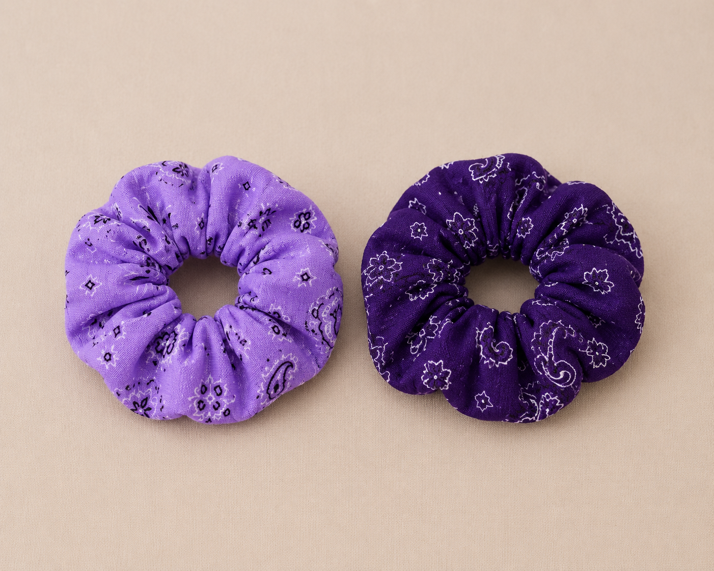 1 Bag 2 Looks Reversible Scrunchie Set (Set of 2)