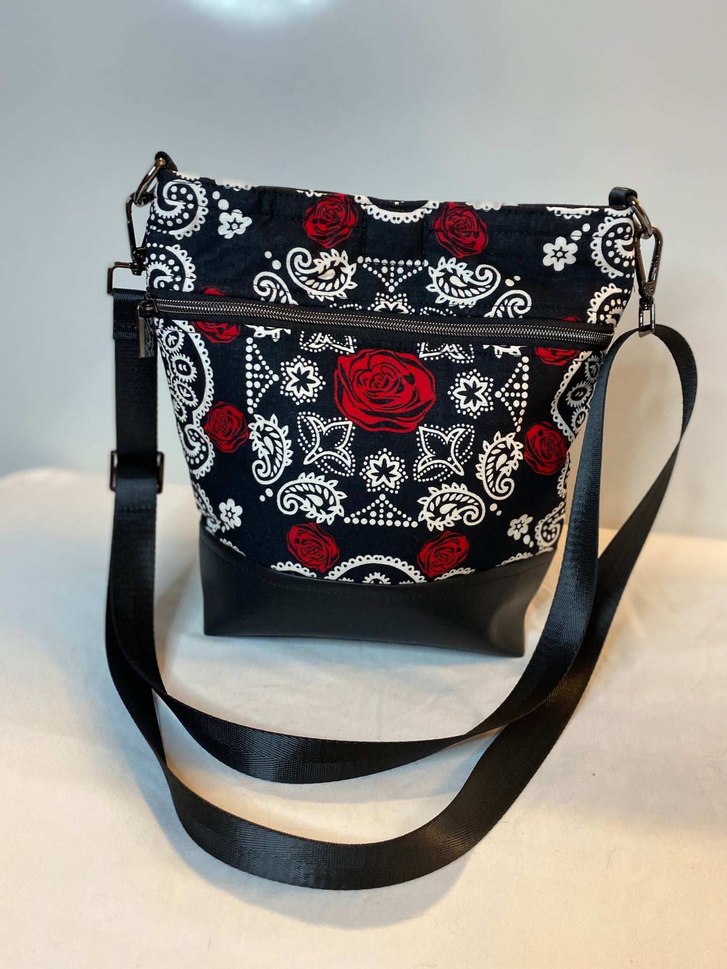 1 Bag 2 Looks Reversible Crossbody Bag — Red Roses & Black Bandana