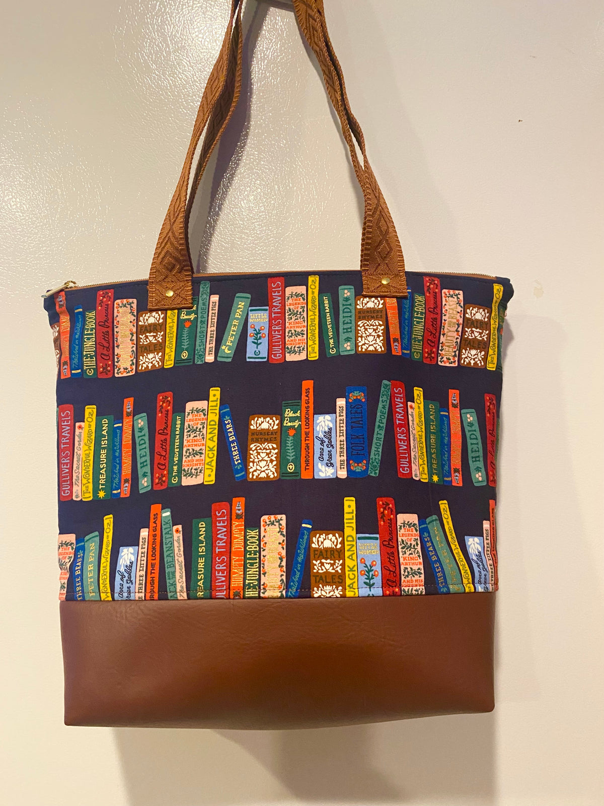 The Bookish Chapters Collection Navy/Brown Vinyl