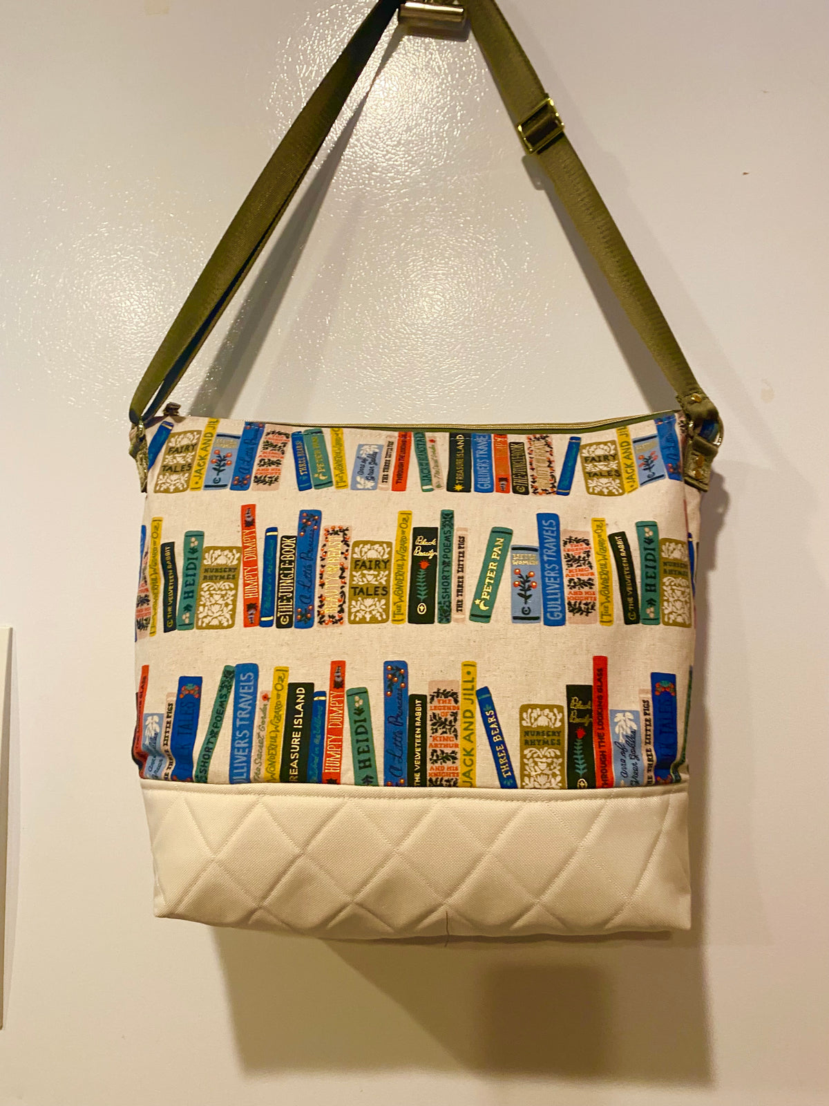 The Bookish Chapters Tote Bag Beige